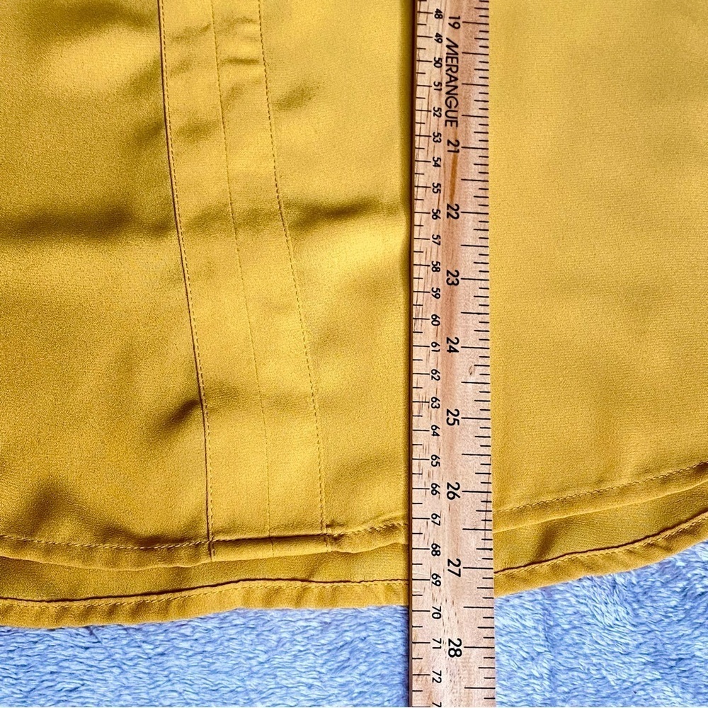 Suzy Shier Long Sleeve Yellow Mustard Size L Polyester Light & Classy Pre-Loved - Picture 10 of 15